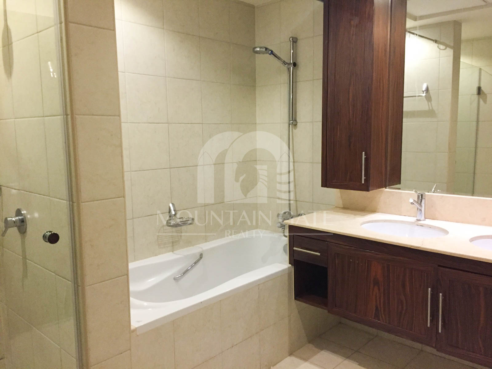 Vacant Full Burj View Spacious Layout High Floor 2BR Downtown Dubai Mountain Gate