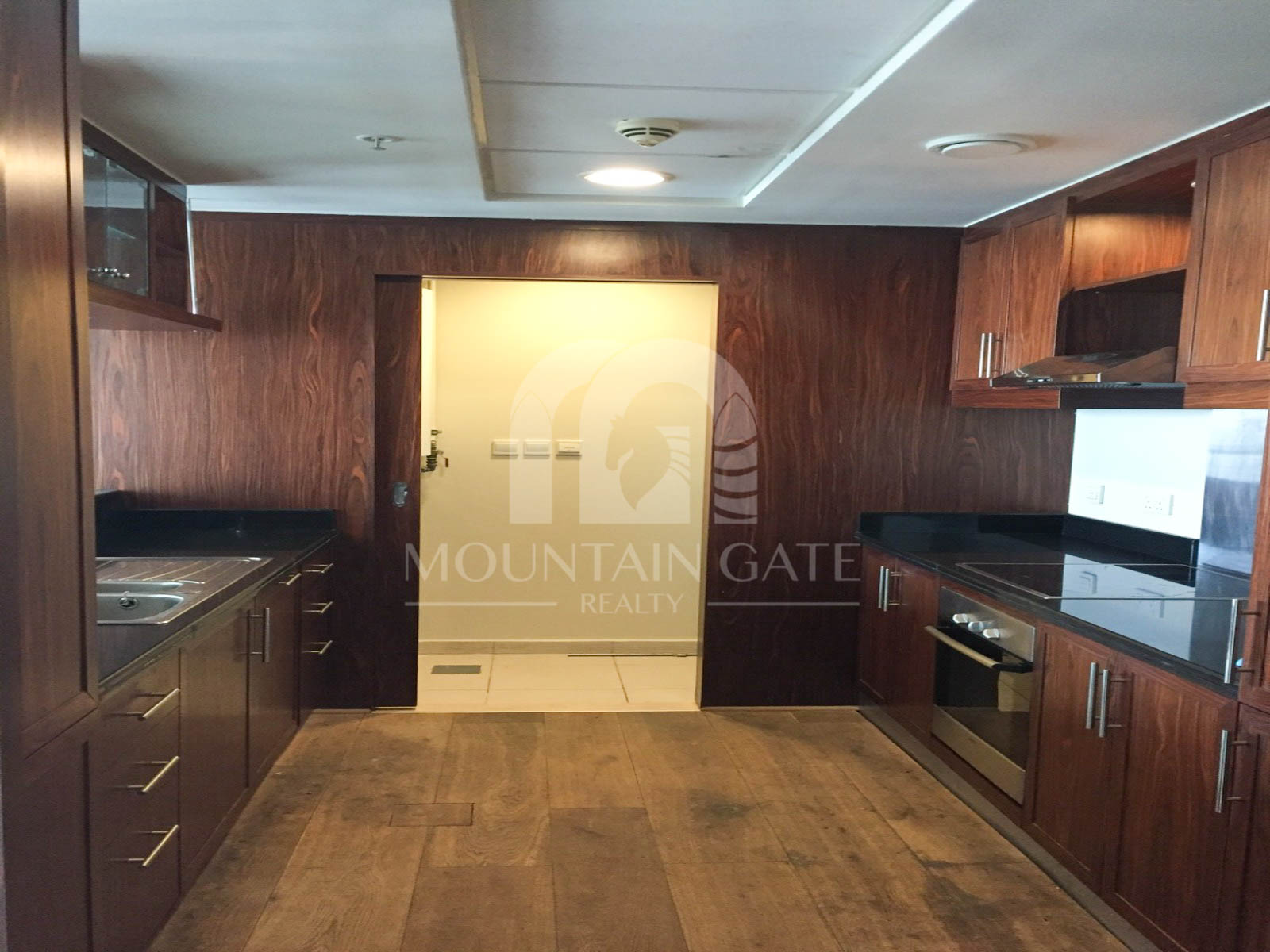 Vacant Full Burj View Spacious Layout High Floor 2BR Downtown Dubai Mountain Gate