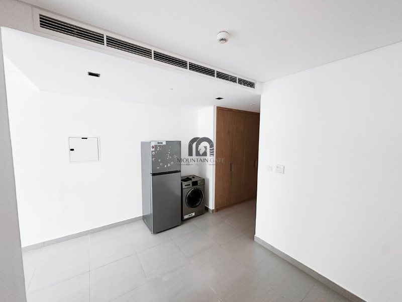 Partitioned Studio | Spacious | Best Price Muwaileh Mountain Gate