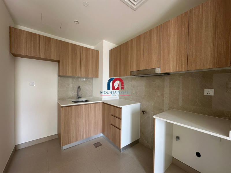 Stylish Studio in Maryam Island, Sharjah View Al Khan Mountain Gate
