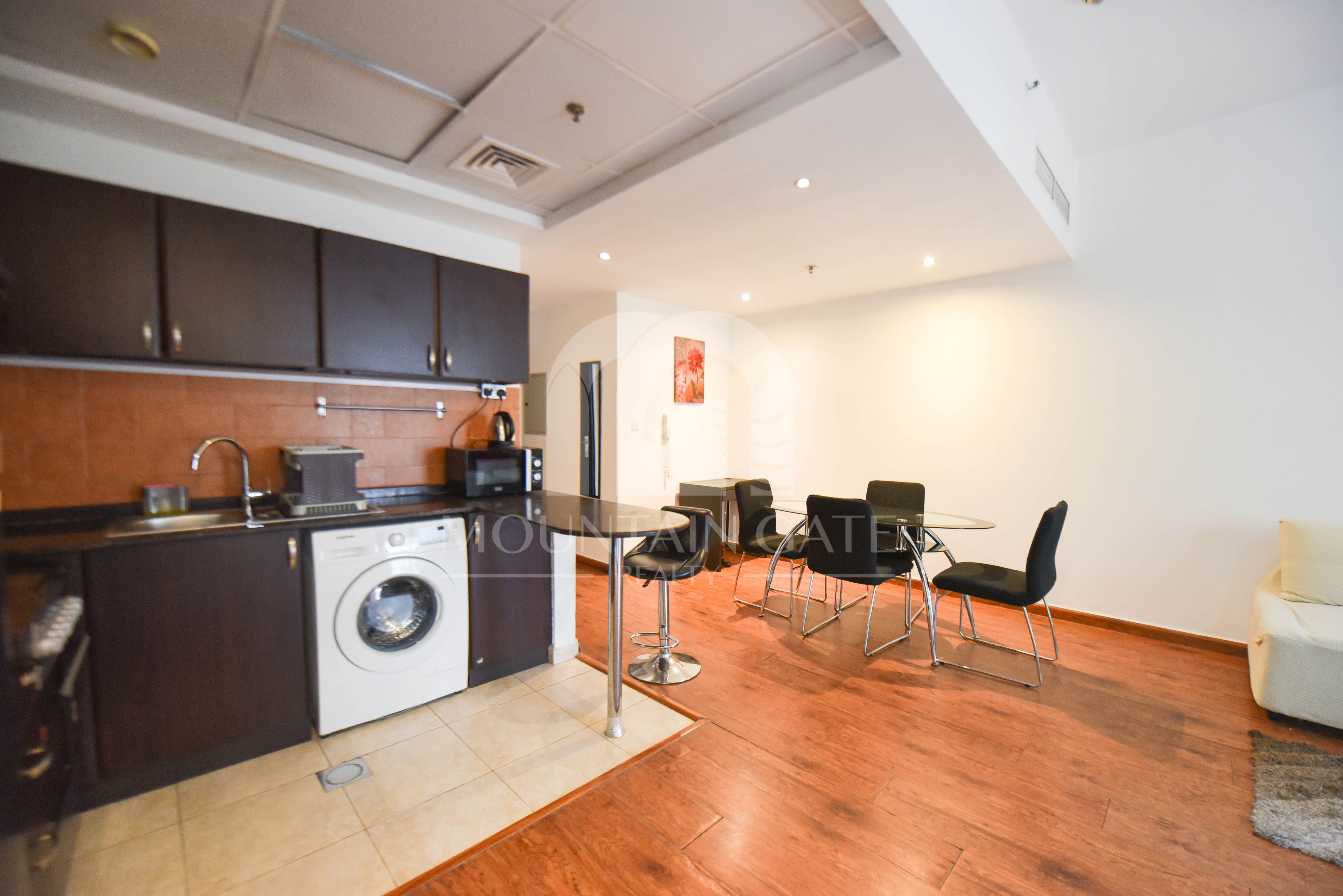 Spacious Layout | Pool View| Fully Furnished 1BR Mountain Gate