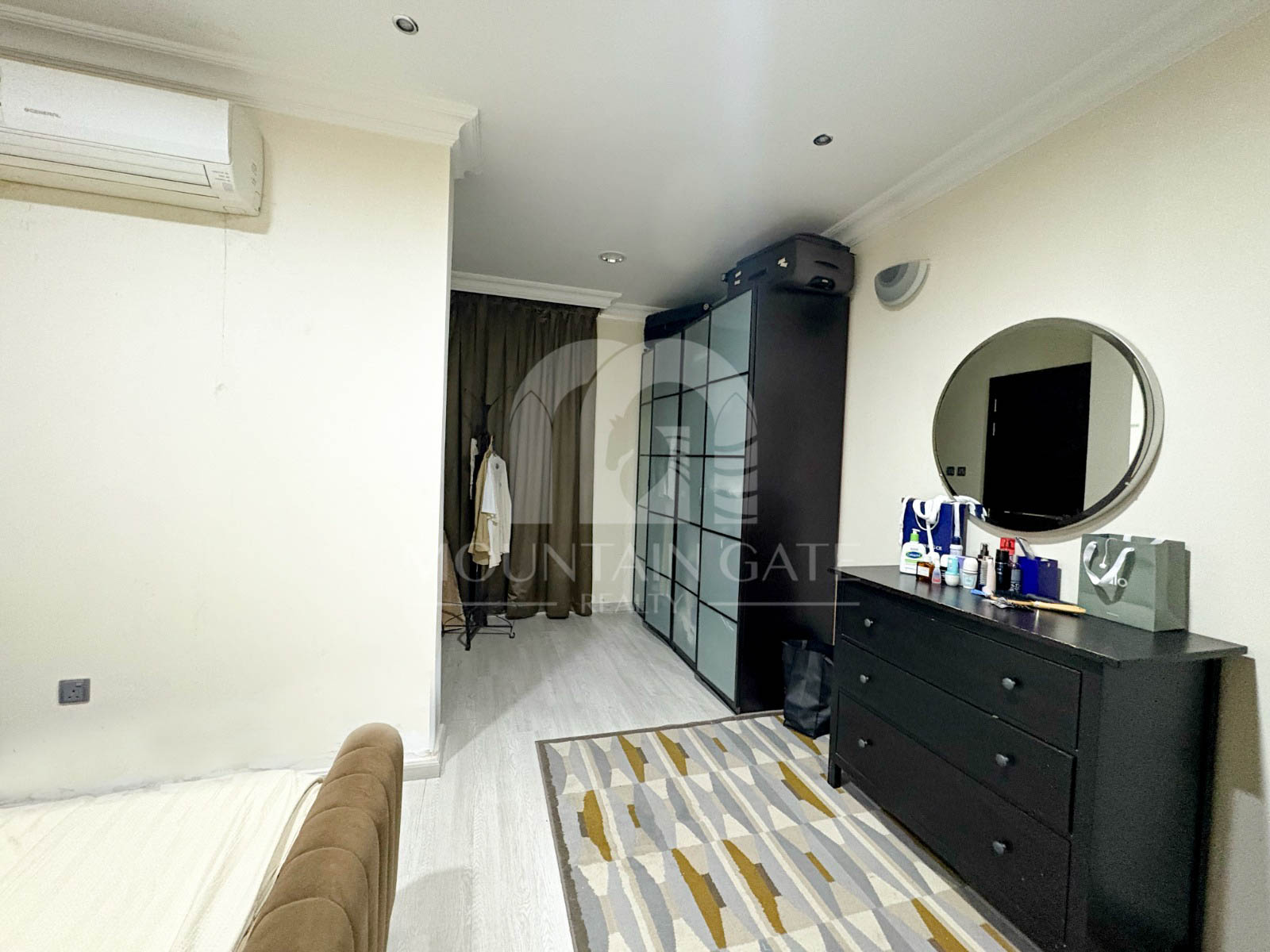 Behind First Row | Ideal Salon and Nursery 8BR Umm Suqeim Mountain Gate