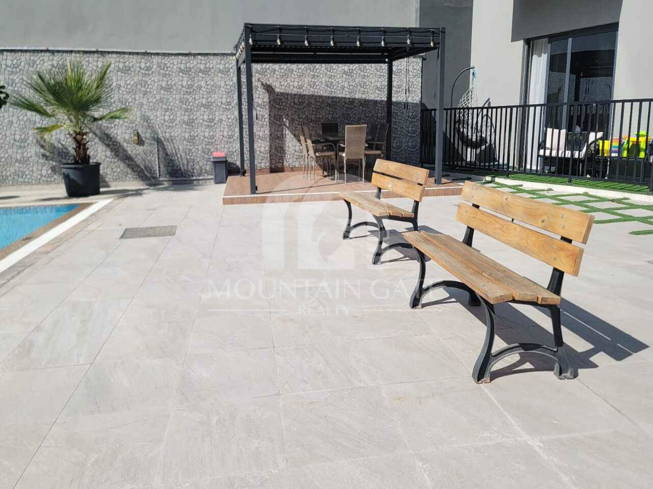 SPACIOUS UNIT | FULLY FURNISHED | VACANT 2BR Jumeirah Village Circle Mountain Gate