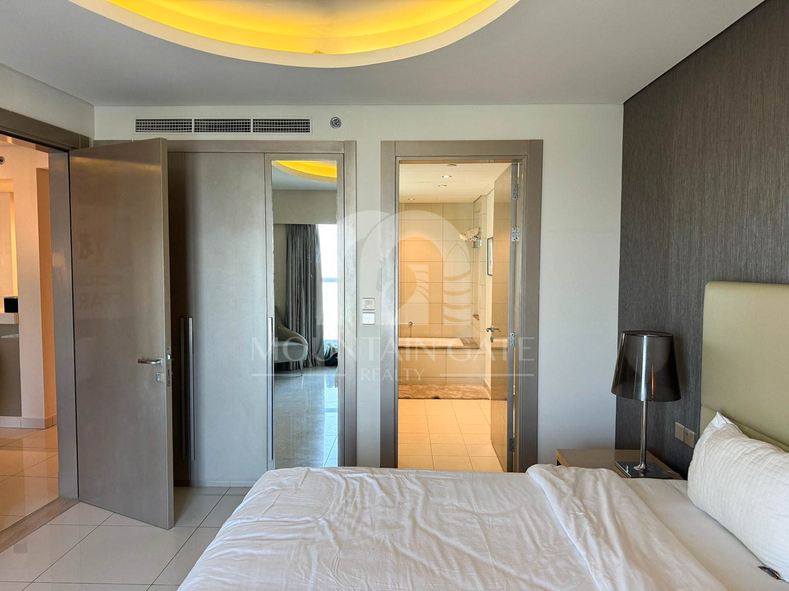 Hollywood Star | Fully Serviced 1BR | Canal Views 1BR Business Bay Mountain Gate