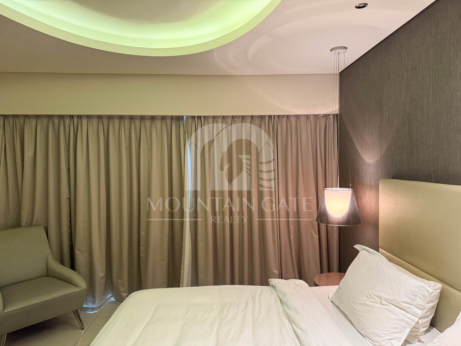 Hollywood Star | Fully Serviced 1BR | Canal Views 1BR Business Bay Mountain Gate