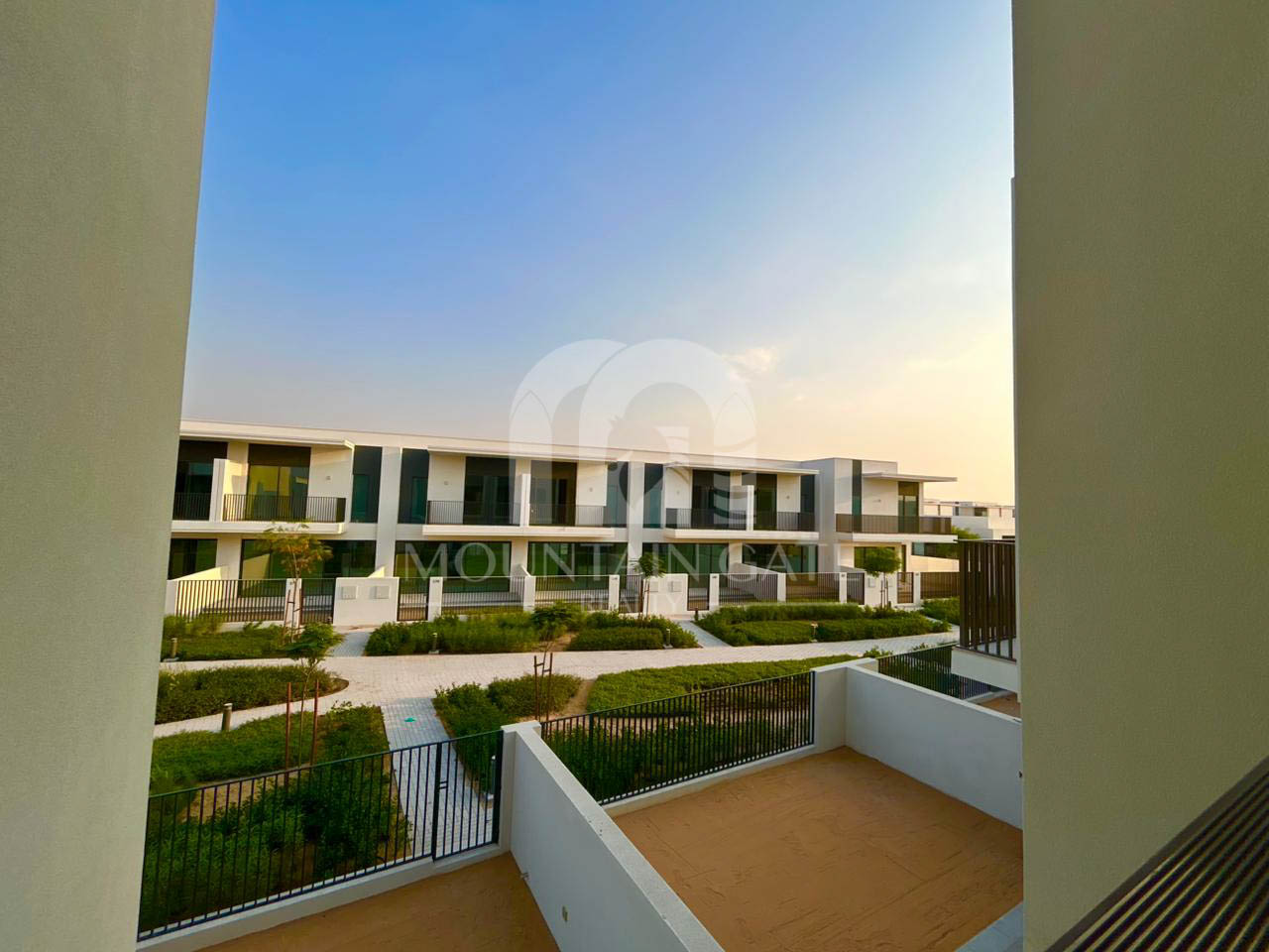 LUXURIOUS | VACANT | GREEN LIVING 3BR The Valley Mountain Gate
