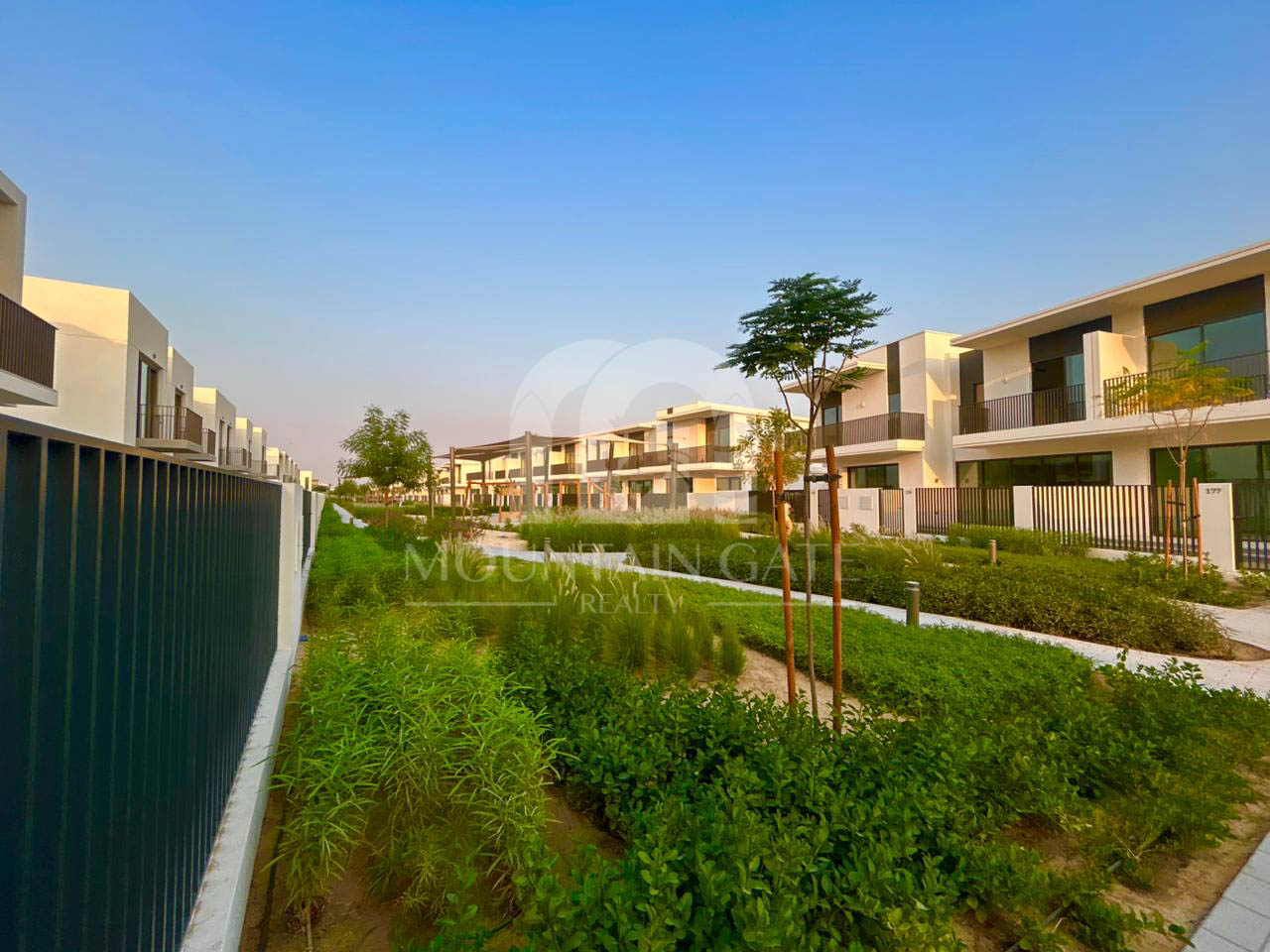 LUXURIOUS | VACANT | GREEN LIVING 3BR The Valley Mountain Gate