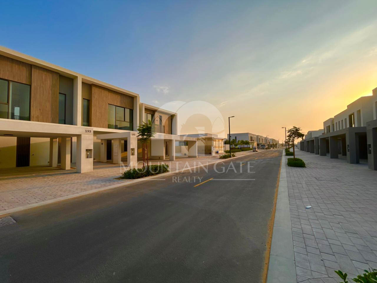 LUXURIOUS | VACANT | GREEN LIVING 3BR The Valley Mountain Gate