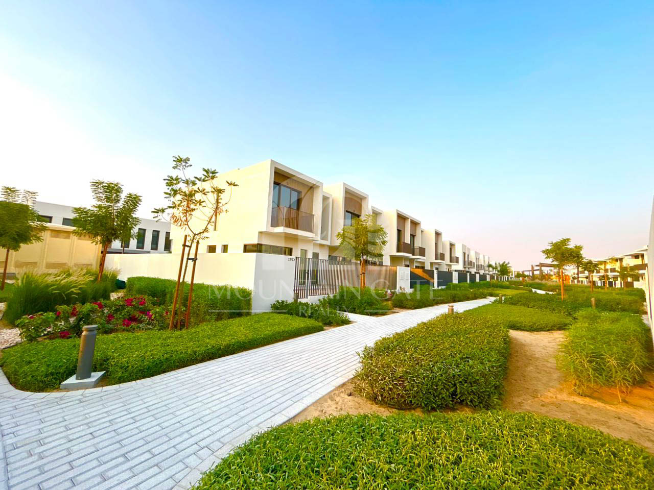 LUXURIOUS | VACANT | GREEN LIVING 3BR The Valley Mountain Gate