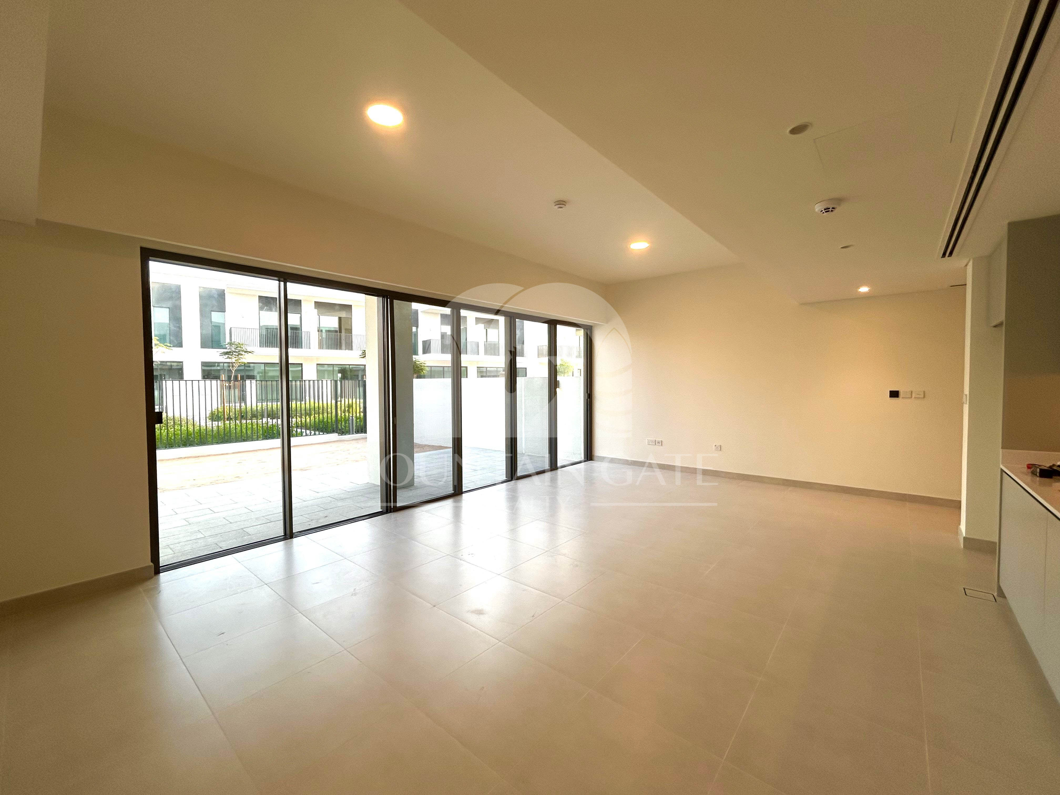 LUXURIOUS | VACANT | GREEN LIVING 3BR The Valley Mountain Gate