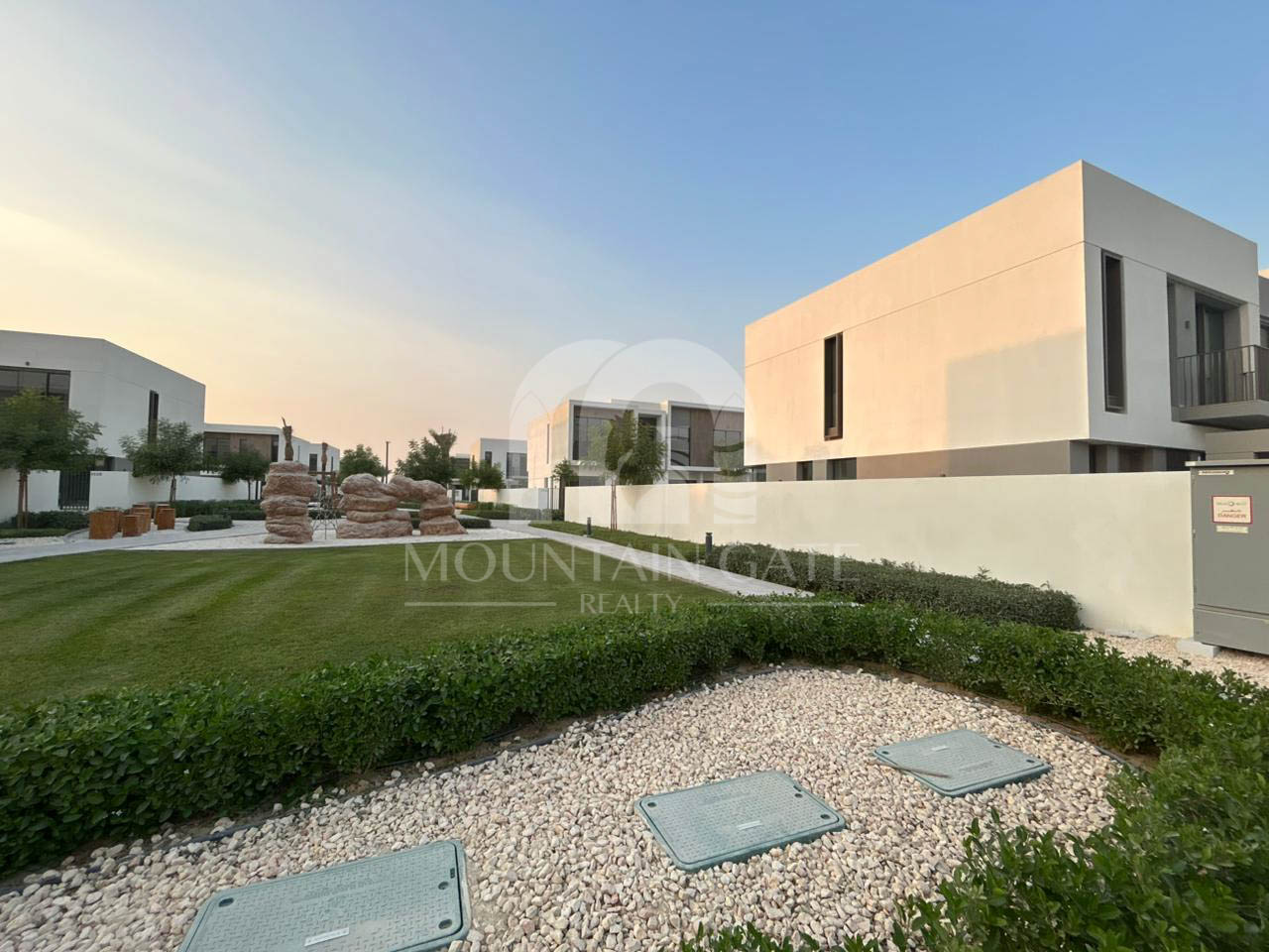 LUXURIOUS | VACANT | GREEN LIVING 3BR The Valley Mountain Gate