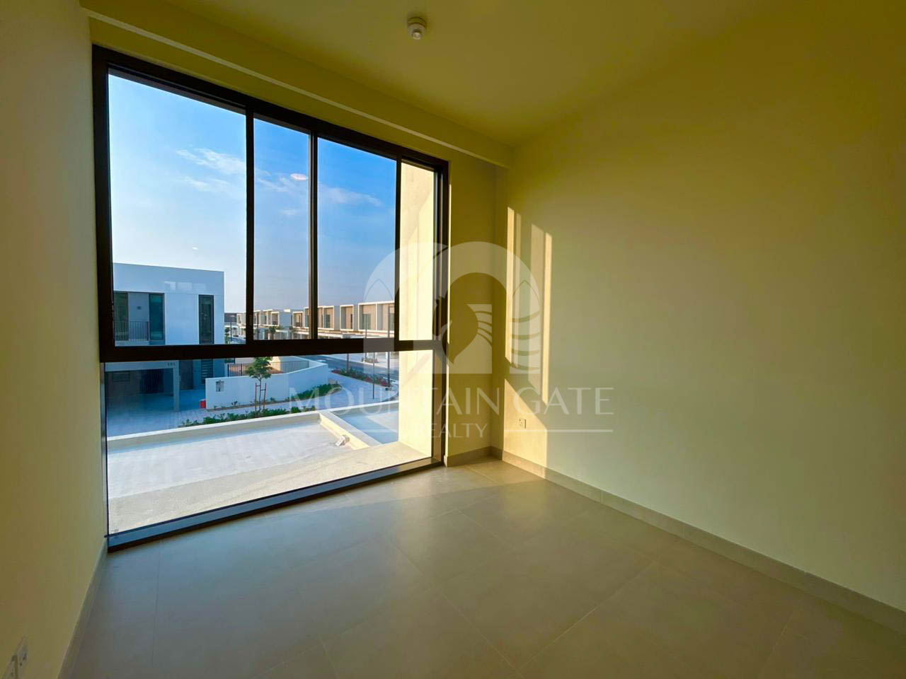 LUXURIOUS | VACANT | GREEN LIVING 3BR The Valley Mountain Gate
