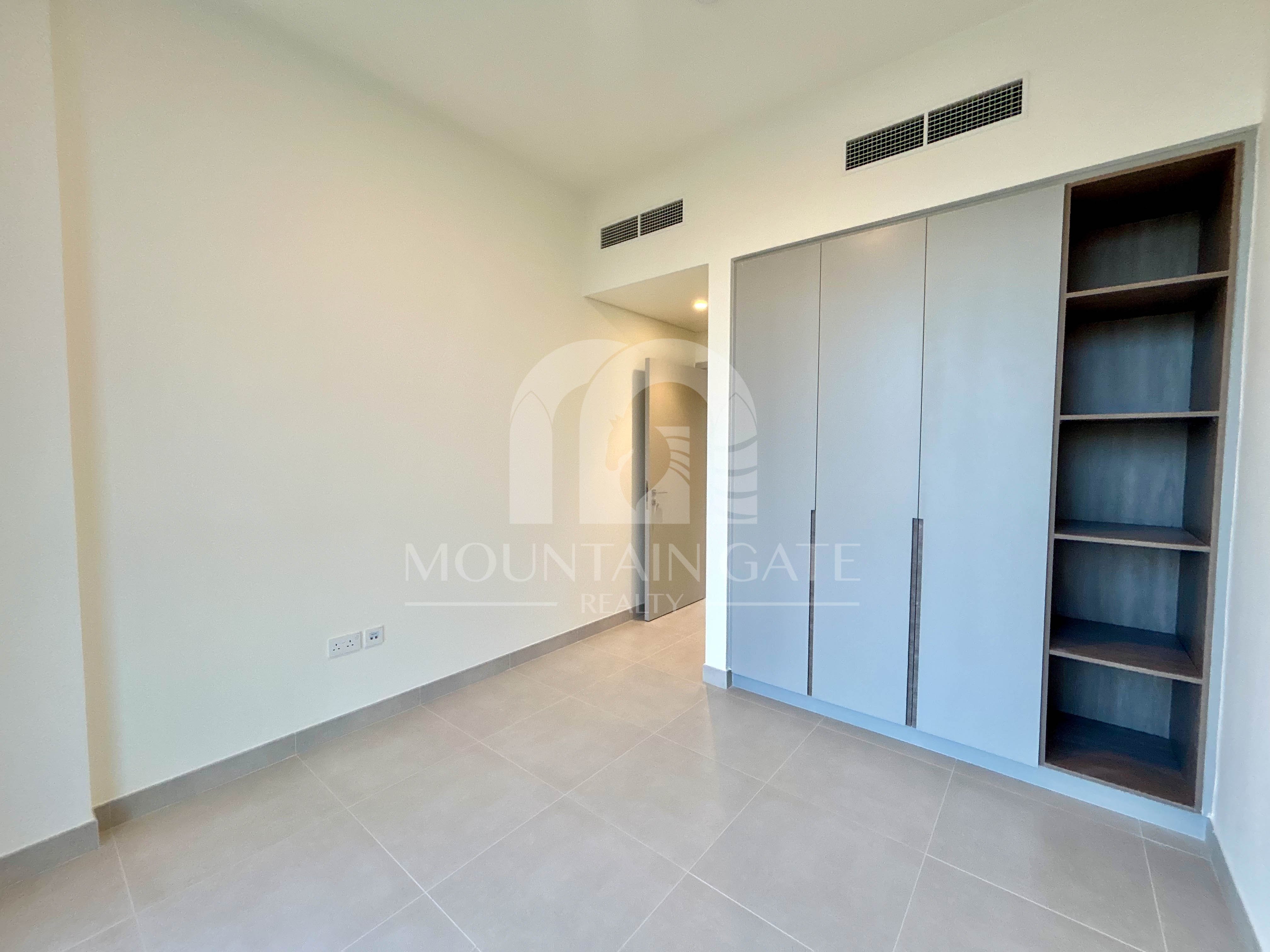 Band New Spacious Layout  Family Living 3BR The Valley Mountain Gate