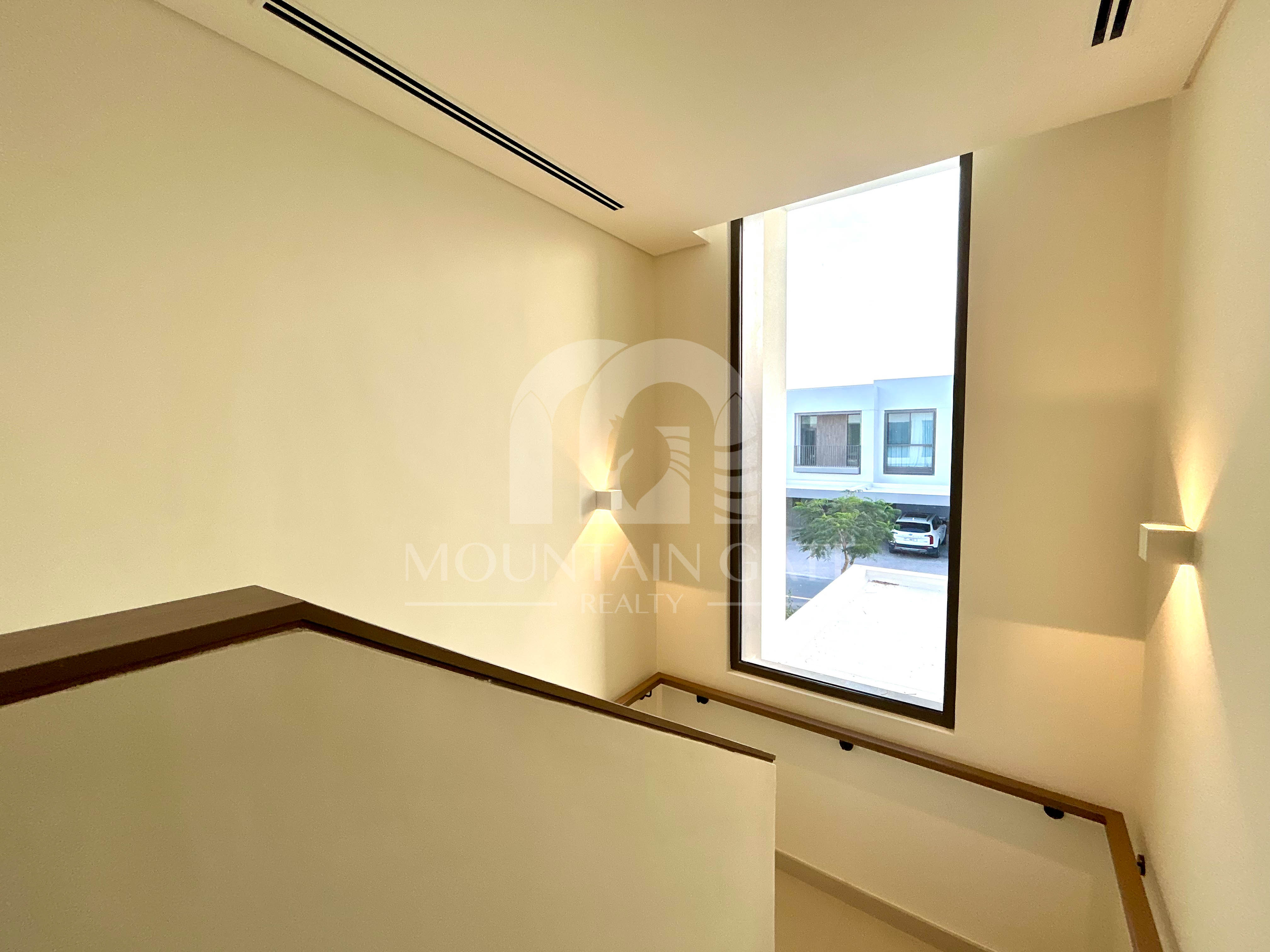 Band New Spacious Layout  Family Living 3BR The Valley Mountain Gate