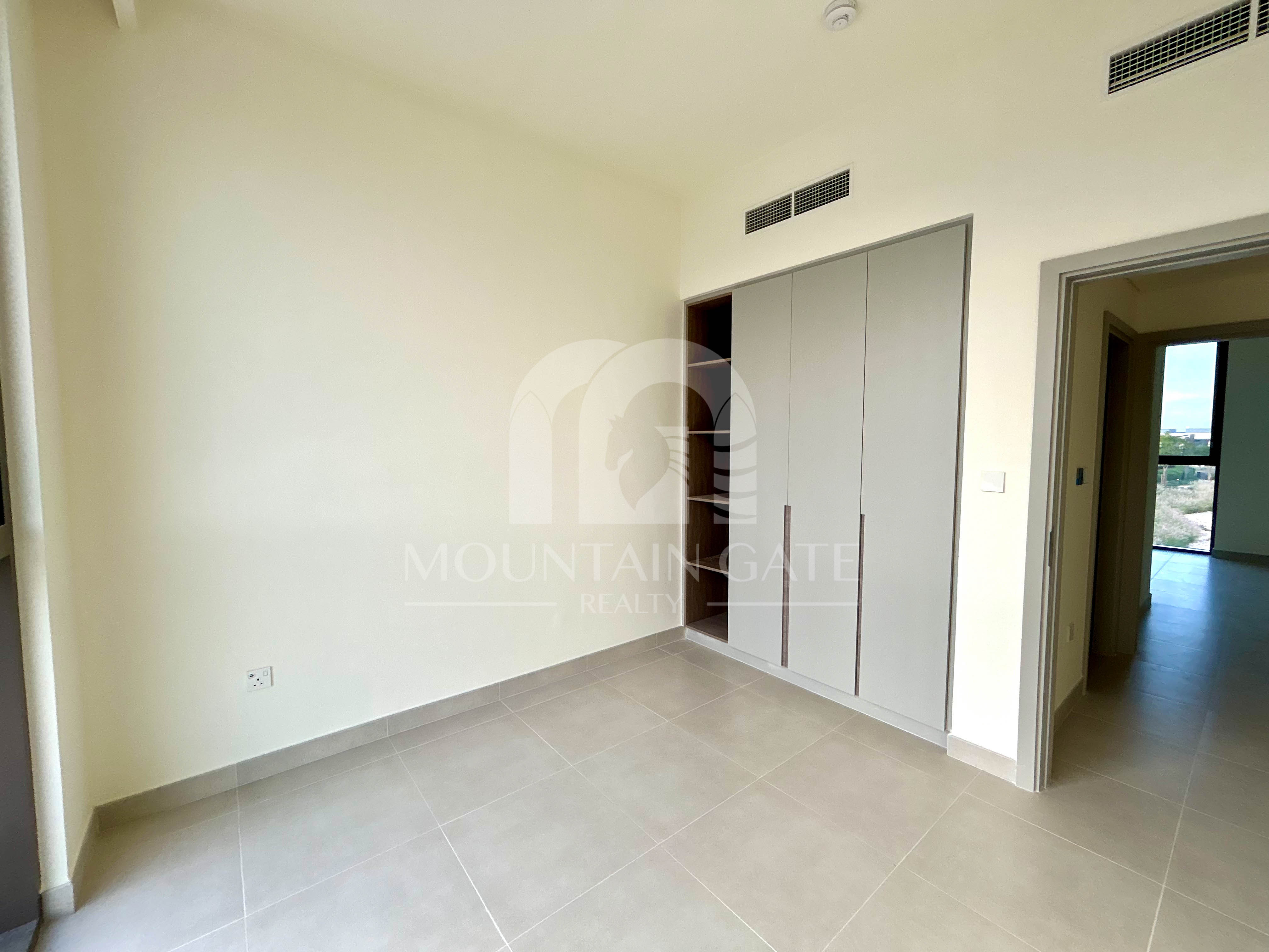 Band New Spacious Layout  Family Living 3BR The Valley Mountain Gate