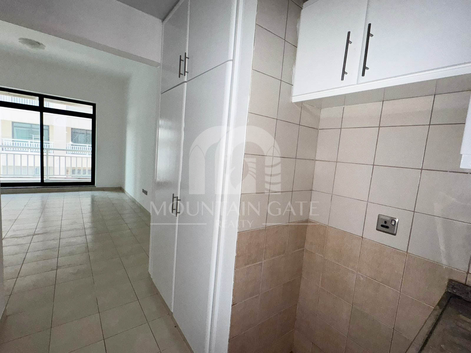 Studio in DIP l 10% ROI l Investor Deal Dubai Investment Park (DIP) Mountain Gate