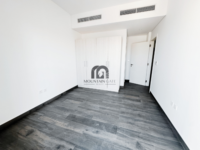 Corner Unit| Spacious| No Service charge| Vacant 4BR Al Tai Mountain Gate