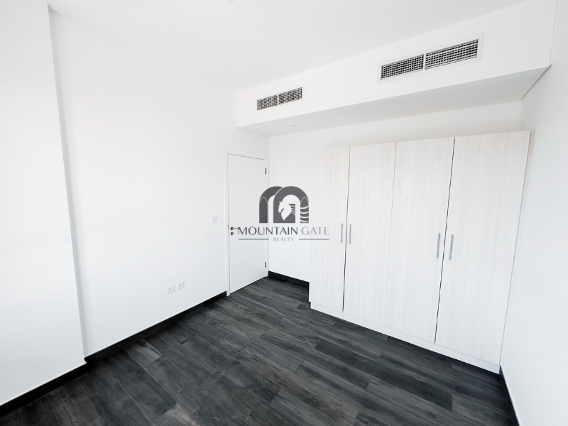 Corner Unit| Spacious| No Service charge| Vacant 4BR Al Tai Mountain Gate
