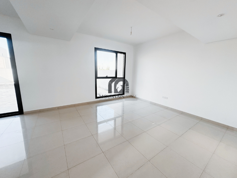 Corner Unit| Spacious| No Service charge| Vacant 4BR Al Tai Mountain Gate
