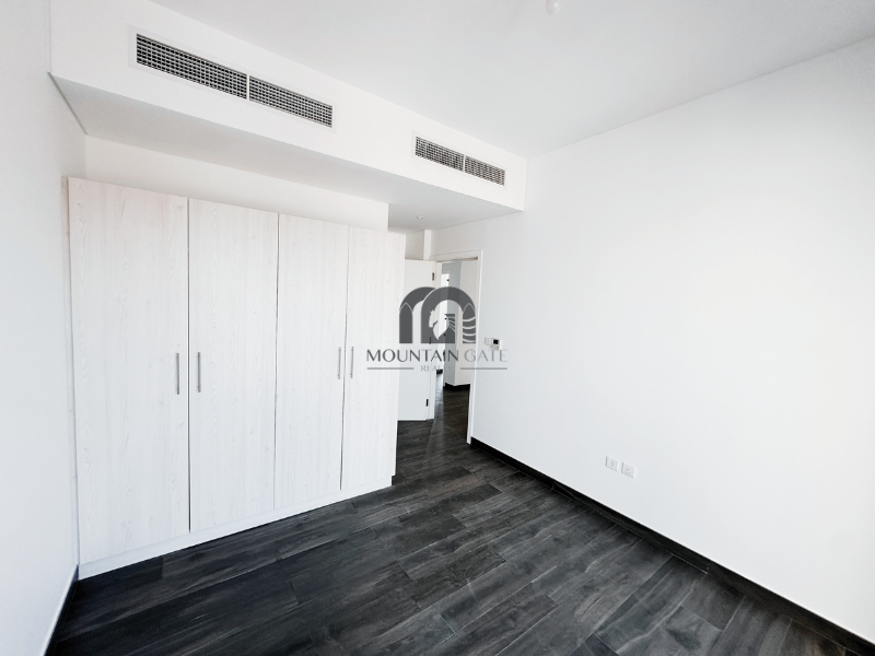 Corner Unit| Spacious| No Service charge| Vacant 4BR Al Tai Mountain Gate
