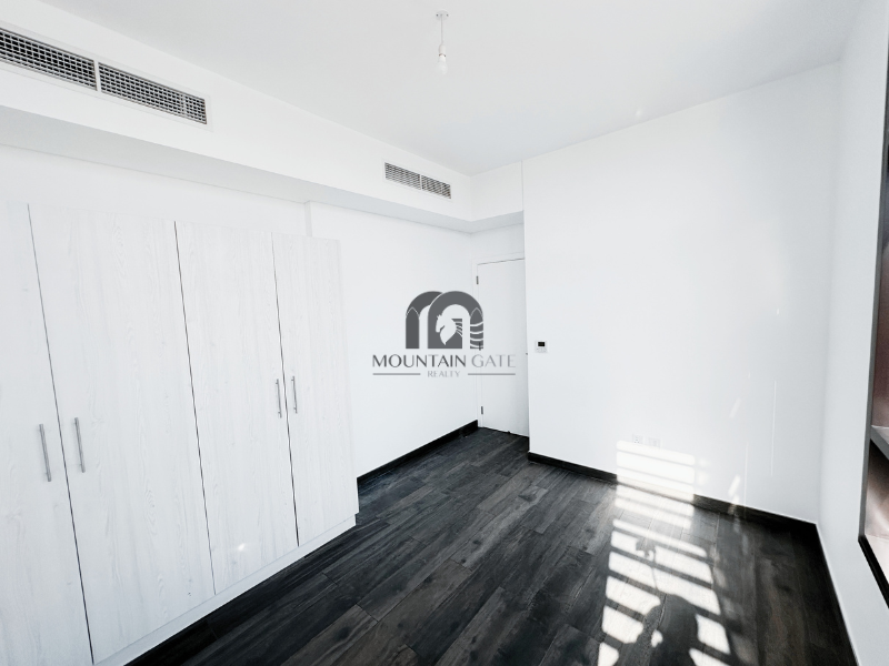 Corner Unit| Spacious| No Service charge| Vacant 4BR Al Tai Mountain Gate