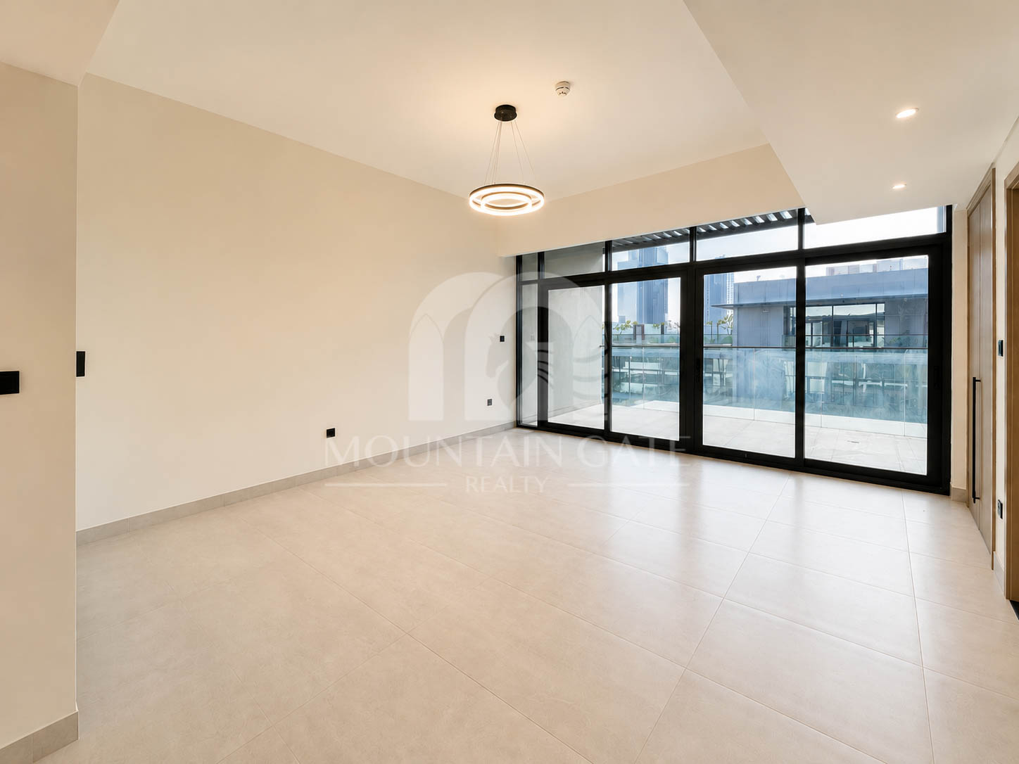 Rare Studio | Chiller Free | Semi-close Kitchen Jumeirah Village Circle Mountain Gate