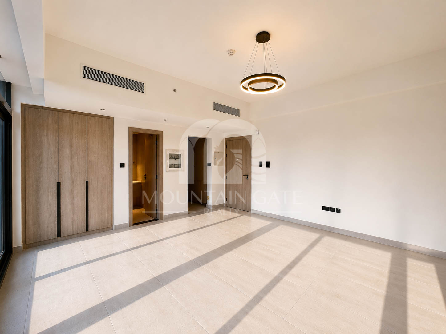 Rare Studio | Chiller Free | Semi-close Kitchen Jumeirah Village Circle Mountain Gate