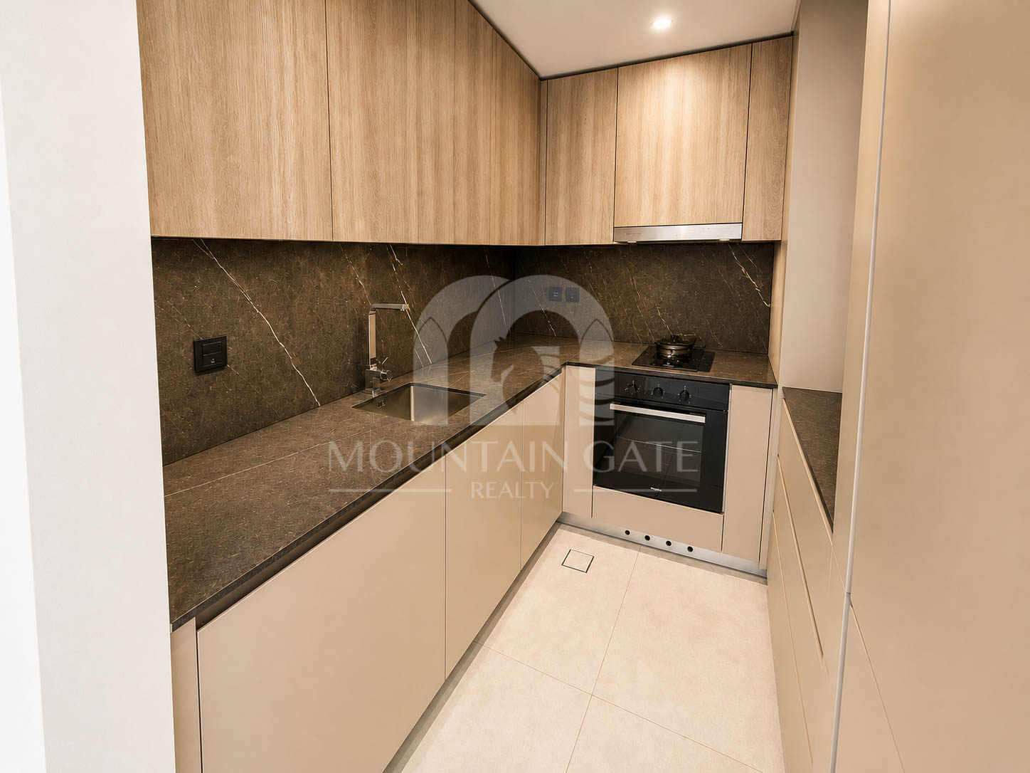 Rare Studio | Chiller Free | Semi-close Kitchen Jumeirah Village Circle Mountain Gate