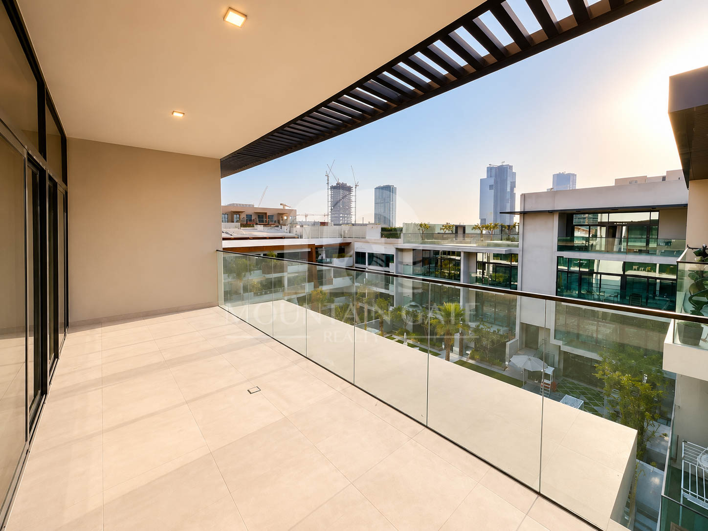 Rare Studio | Chiller Free | Semi-close Kitchen Jumeirah Village Circle Mountain Gate