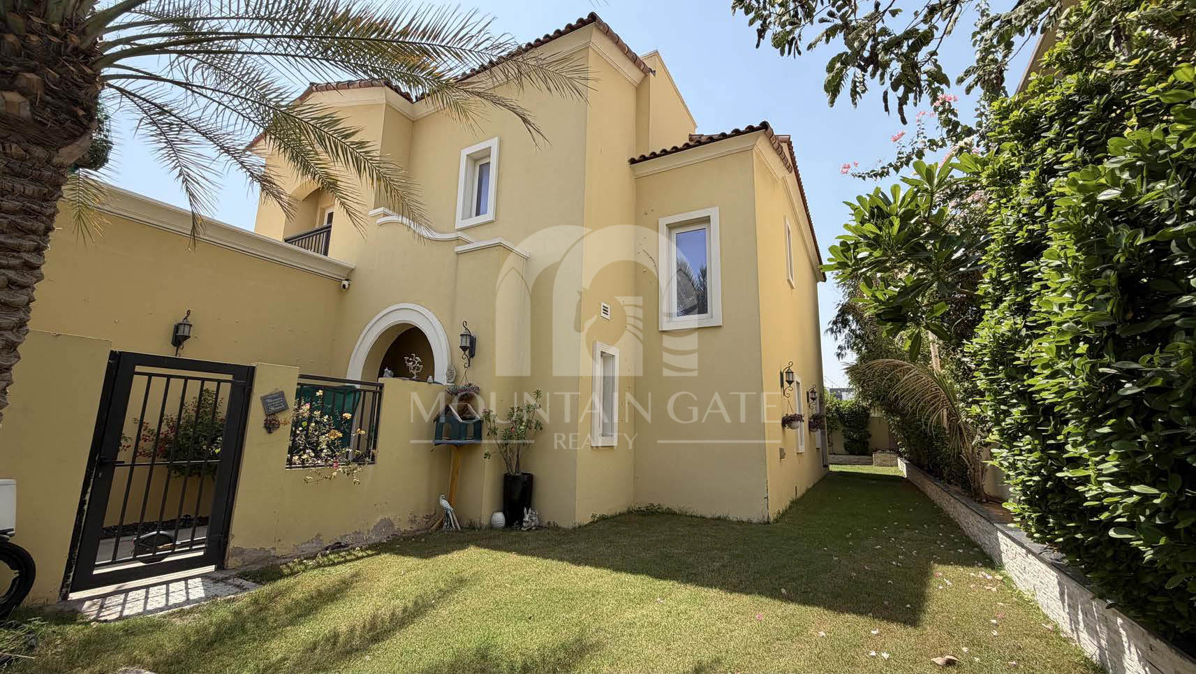 Furnished Stand Alone Villa Single row 4BR Dubai Land Mountain Gate