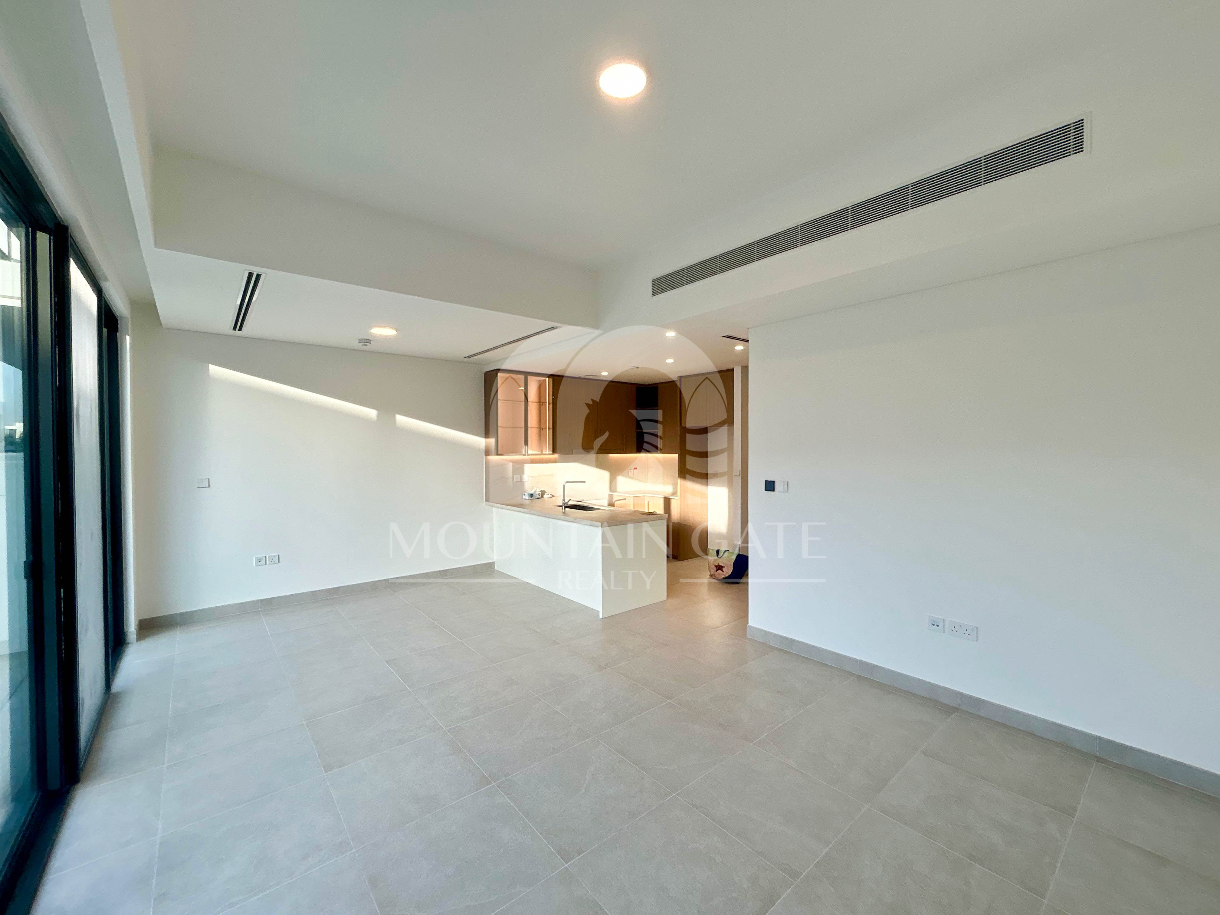 Single Row | Park View | Close to Golden Beach