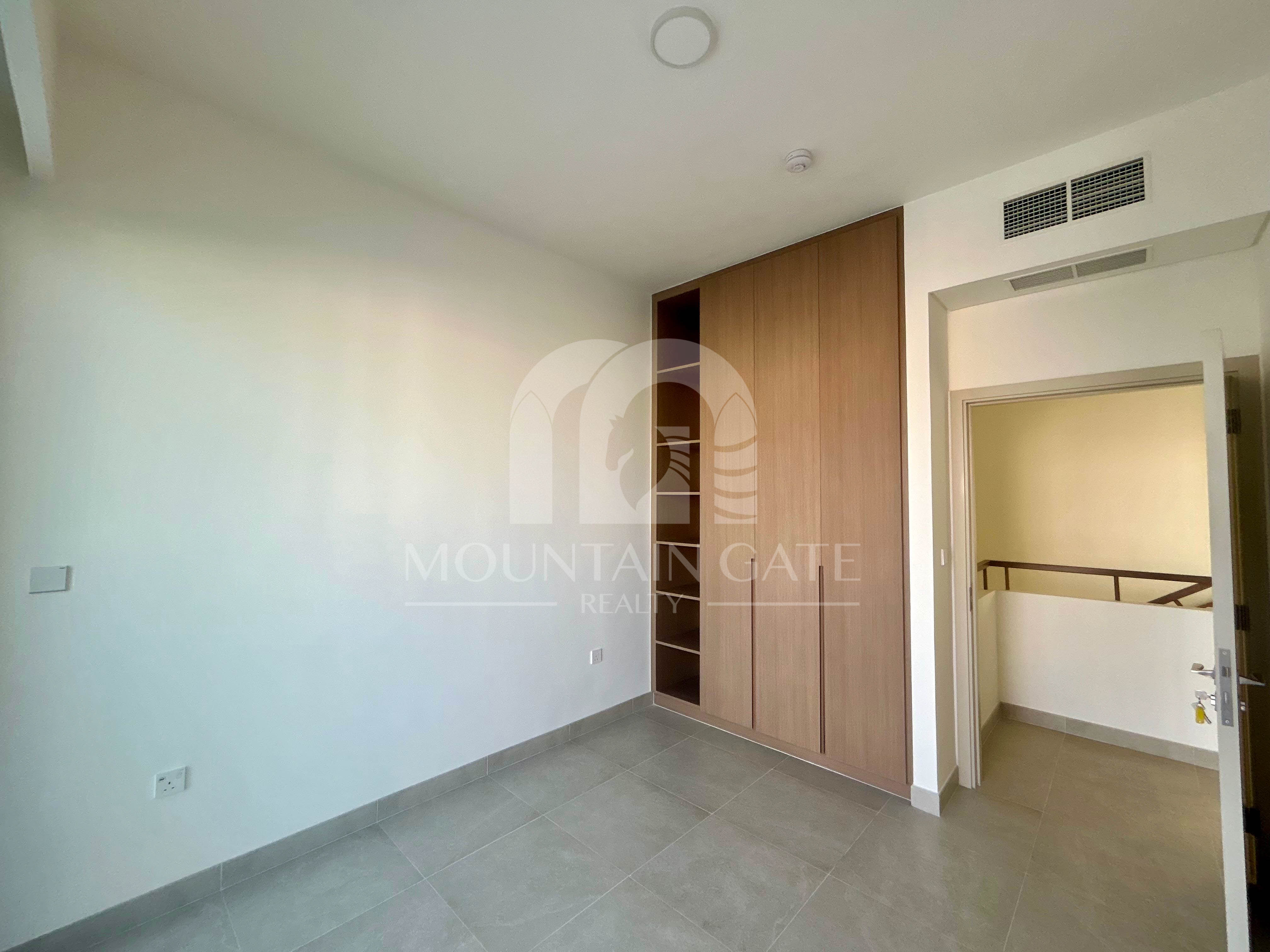Single Row | Park View | Close to Golden Beach 3BR Mountain Gate