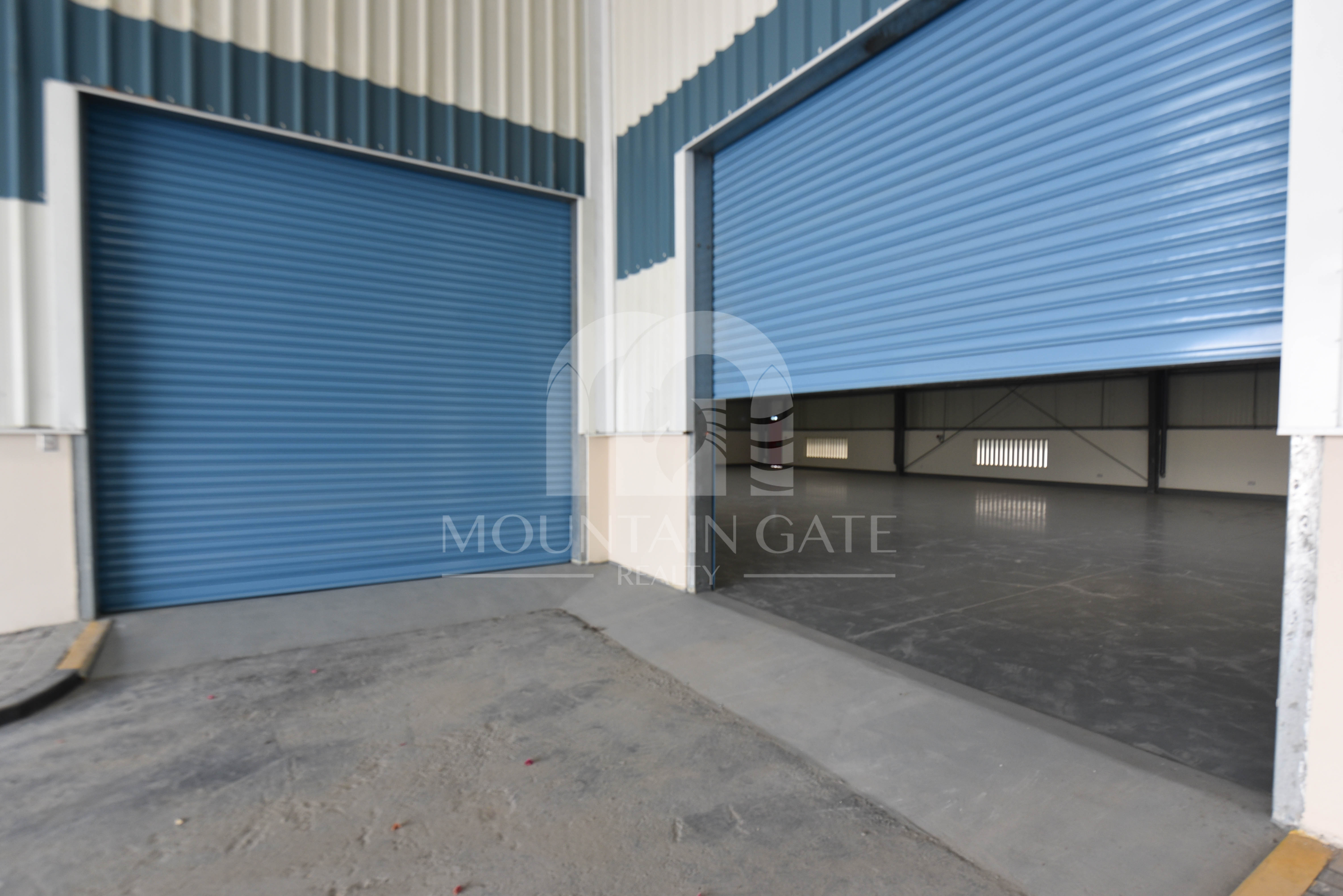 Brand New warehouse Prime location ready Dubai Investment Park (DIP) Mountain Gate