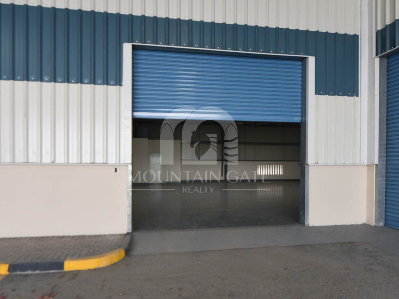 Spacious brand new warehouse in a prime location Dubai Investment Park (DIP) Mountain Gate