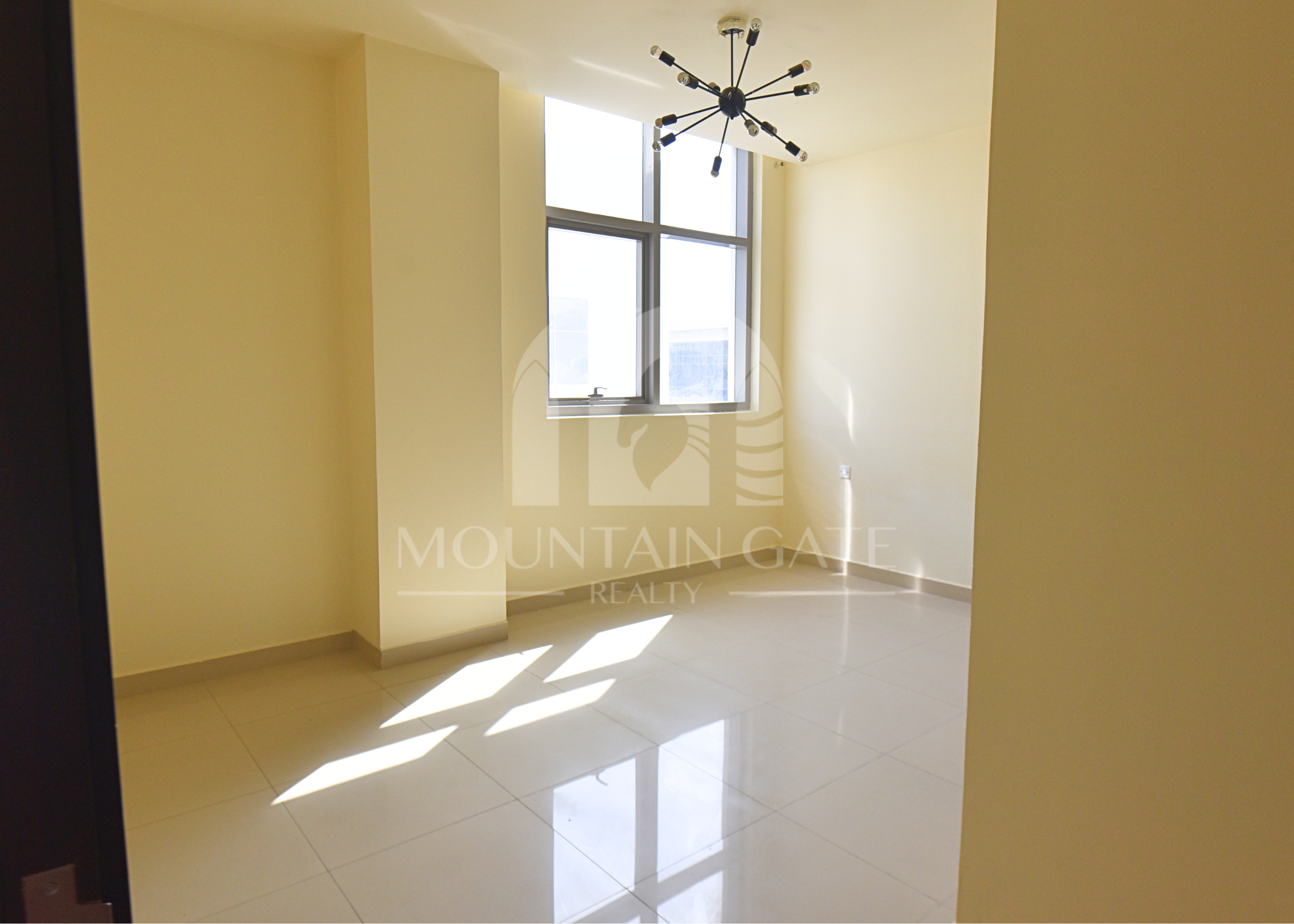Prime Location | DEWA & Chiller Free Dubai Investment Park (DIP) Mountain Gate