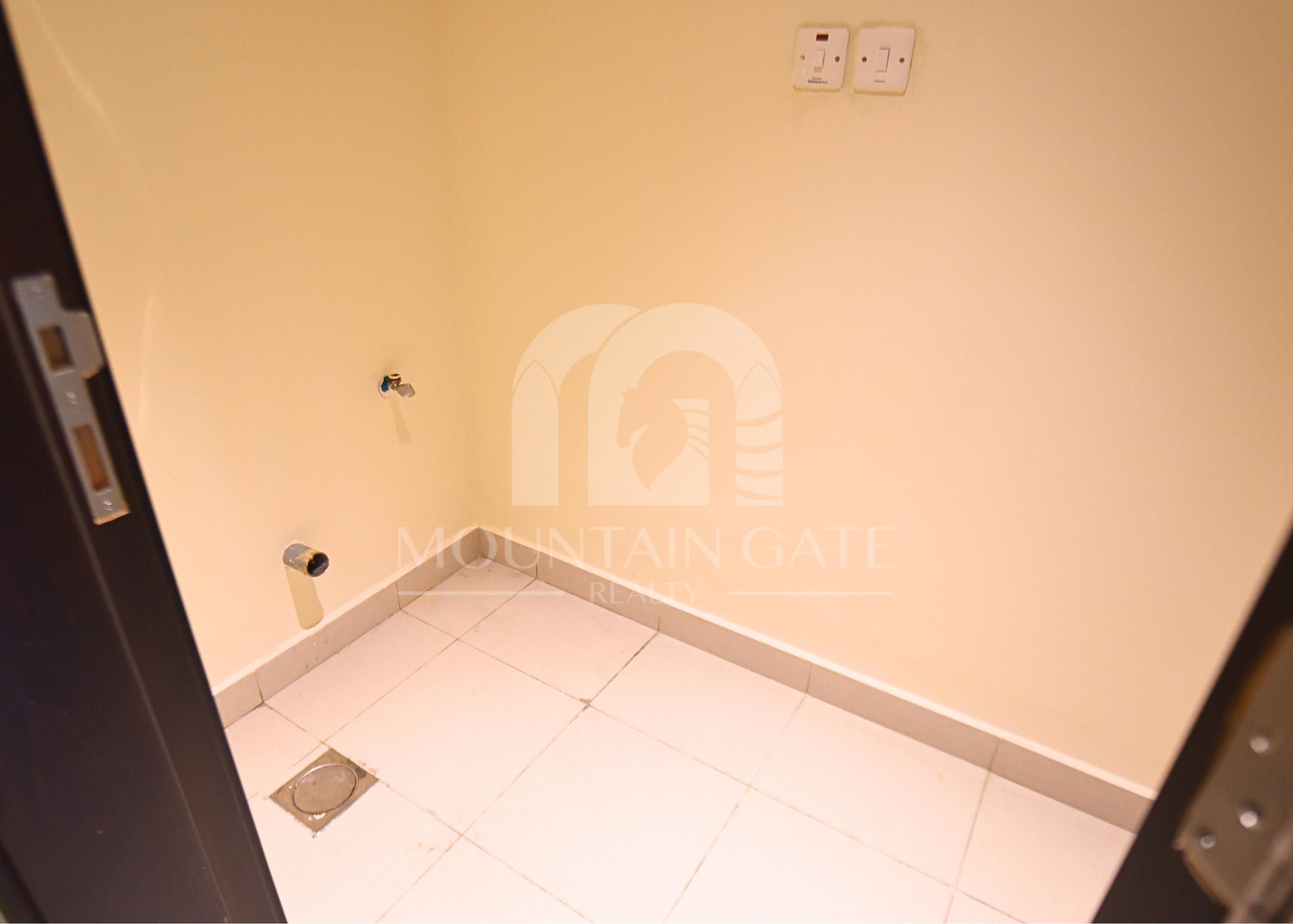 Prime Location | DEWA & Chiller Free Dubai Investment Park (DIP) Mountain Gate