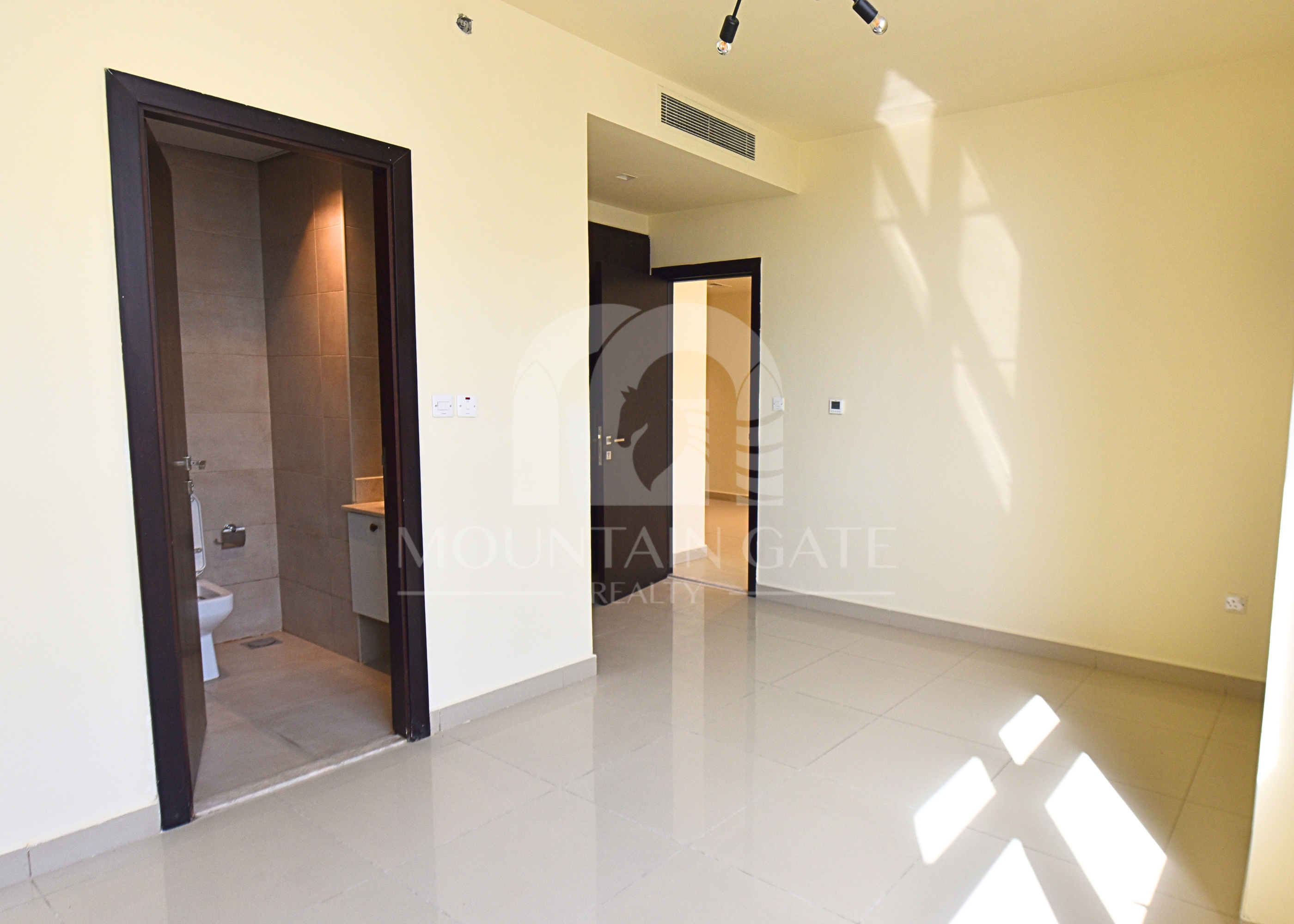 Prime Location | DEWA & Chiller Free Dubai Investment Park (DIP) Mountain Gate
