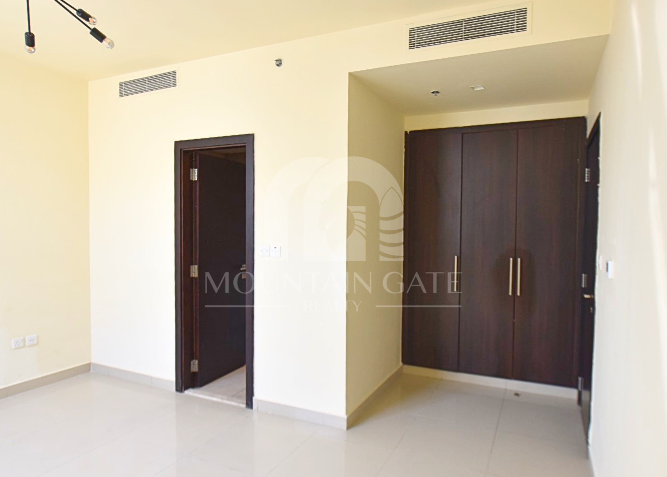 Prime Location | DEWA & Chiller Free Dubai Investment Park (DIP) Mountain Gate