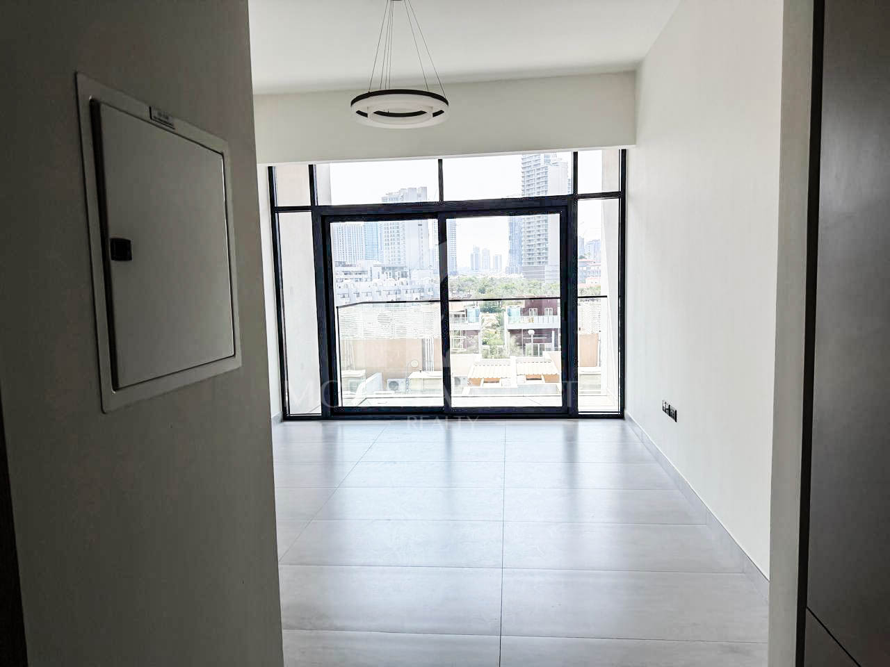 LUXURIOUS | VACANT | FITTED KITCHEN Jumeirah Village Circle Mountain Gate