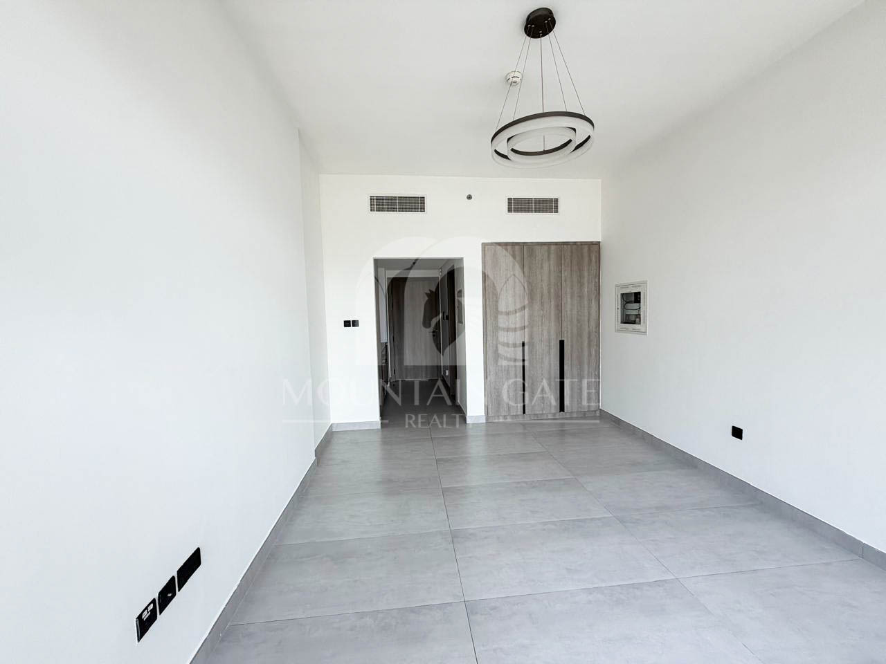 LUXURIOUS | VACANT | FITTED KITCHEN Jumeirah Village Circle Mountain Gate