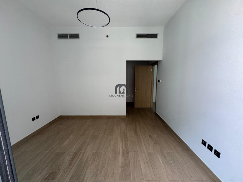 Large space | Laundry room | Side sea view 1BR Al Mamzar - Sharjah Mountain Gate