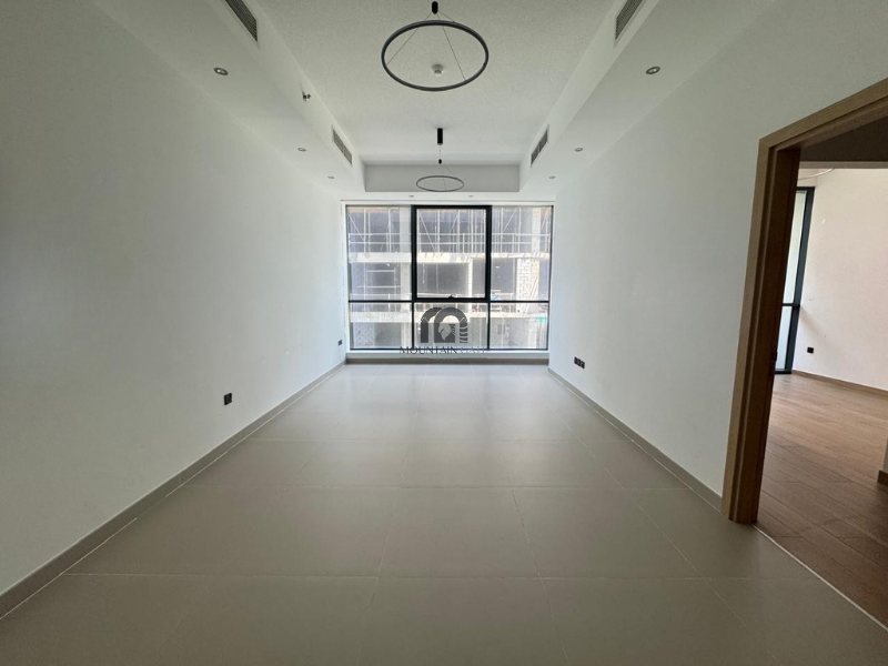 Large space | Laundry room | Side sea view 1BR Al Mamzar - Sharjah Mountain Gate