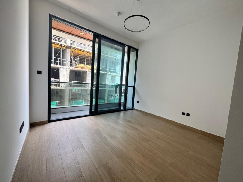 Large space | Laundry room | Side sea view 1BR Al Mamzar - Sharjah Mountain Gate