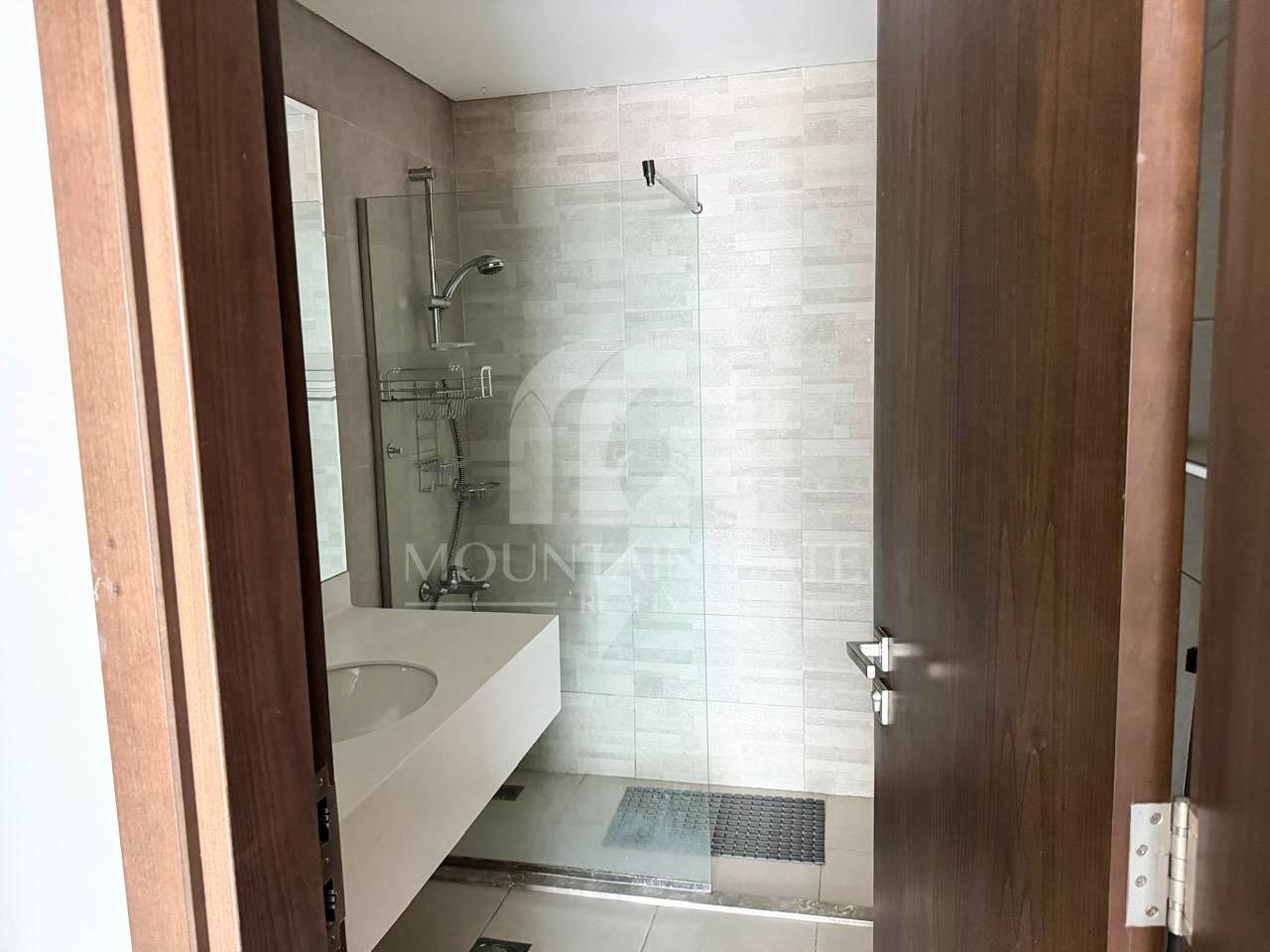 SPACIOUS UNIT | PRIME LOCATION | VACANT 1BR Motor City Mountain Gate