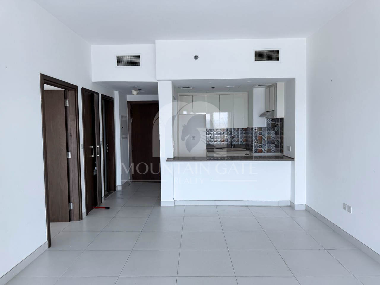 SPACIOUS UNIT | PRIME LOCATION | VACANT 1BR Motor City Mountain Gate