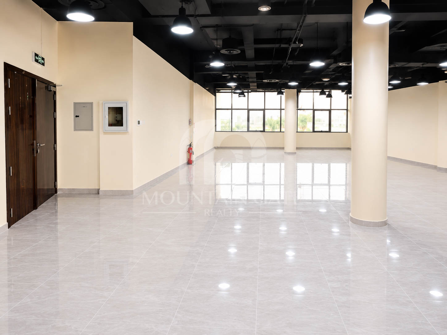 Spacious/fitted office/great location/business hub Dubai Investment Park (DIP) Mountain Gate