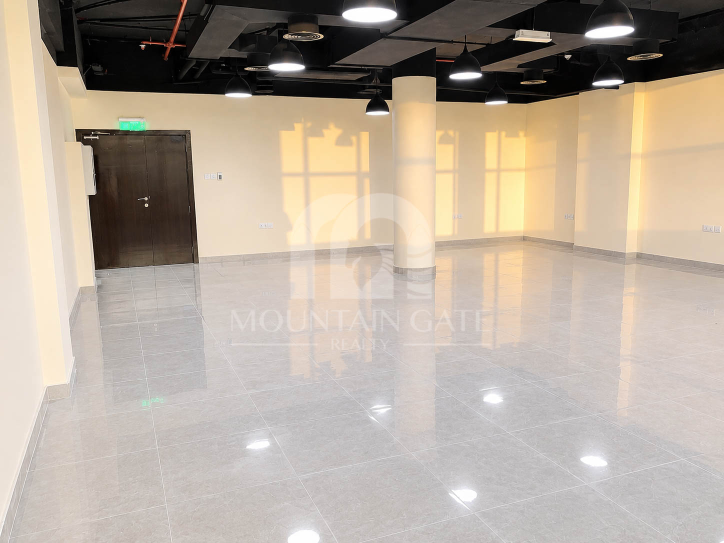 Prime location/fitted/ready to move in Dubai Investment Park (DIP) Mountain Gate