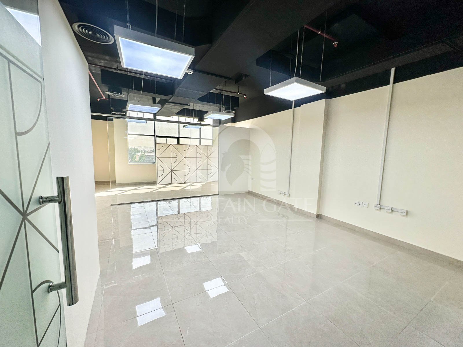 Business hub/ready/fitted/Great location Dubai Investment Park (DIP) Mountain Gate