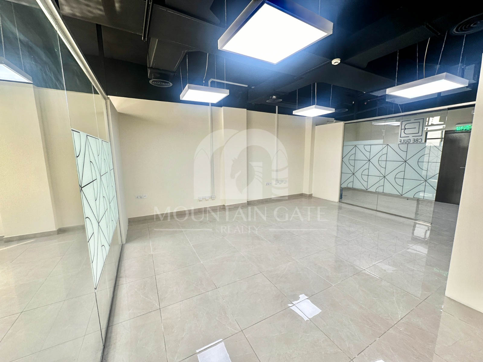 Business hub/ready/fitted/Great location Dubai Investment Park (DIP) Mountain Gate