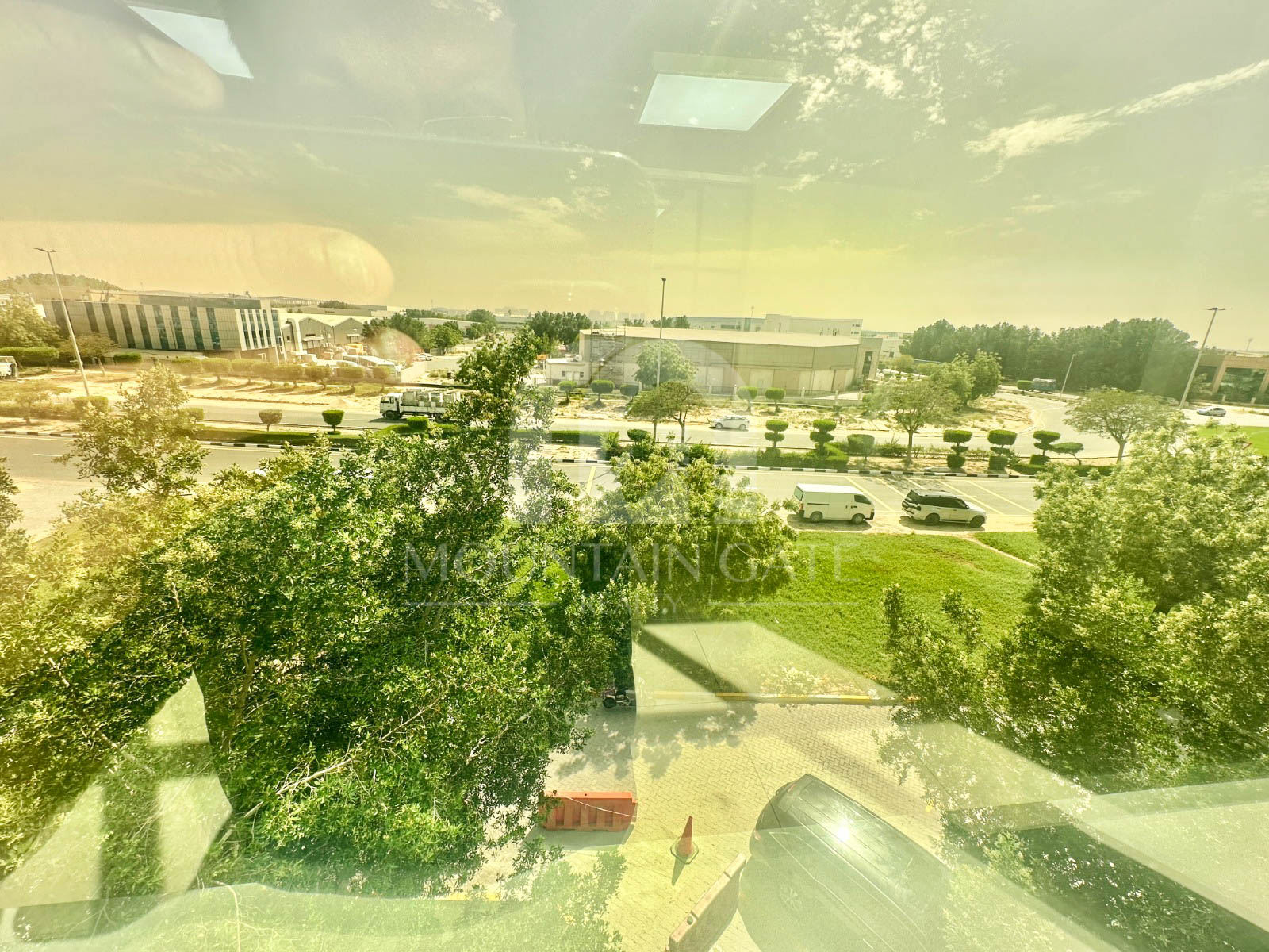 Business hub/ready/fitted/Great location Dubai Investment Park (DIP) Mountain Gate